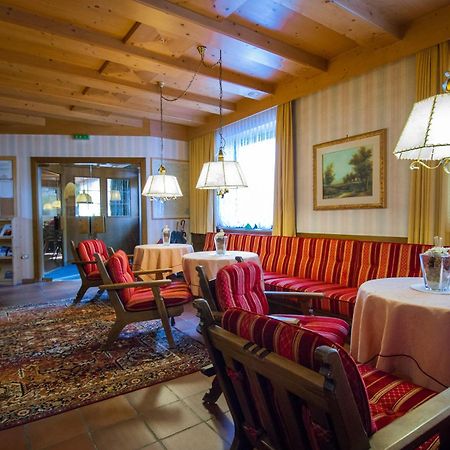 Hotel Urthaler Dobbiaco Bagian luar foto